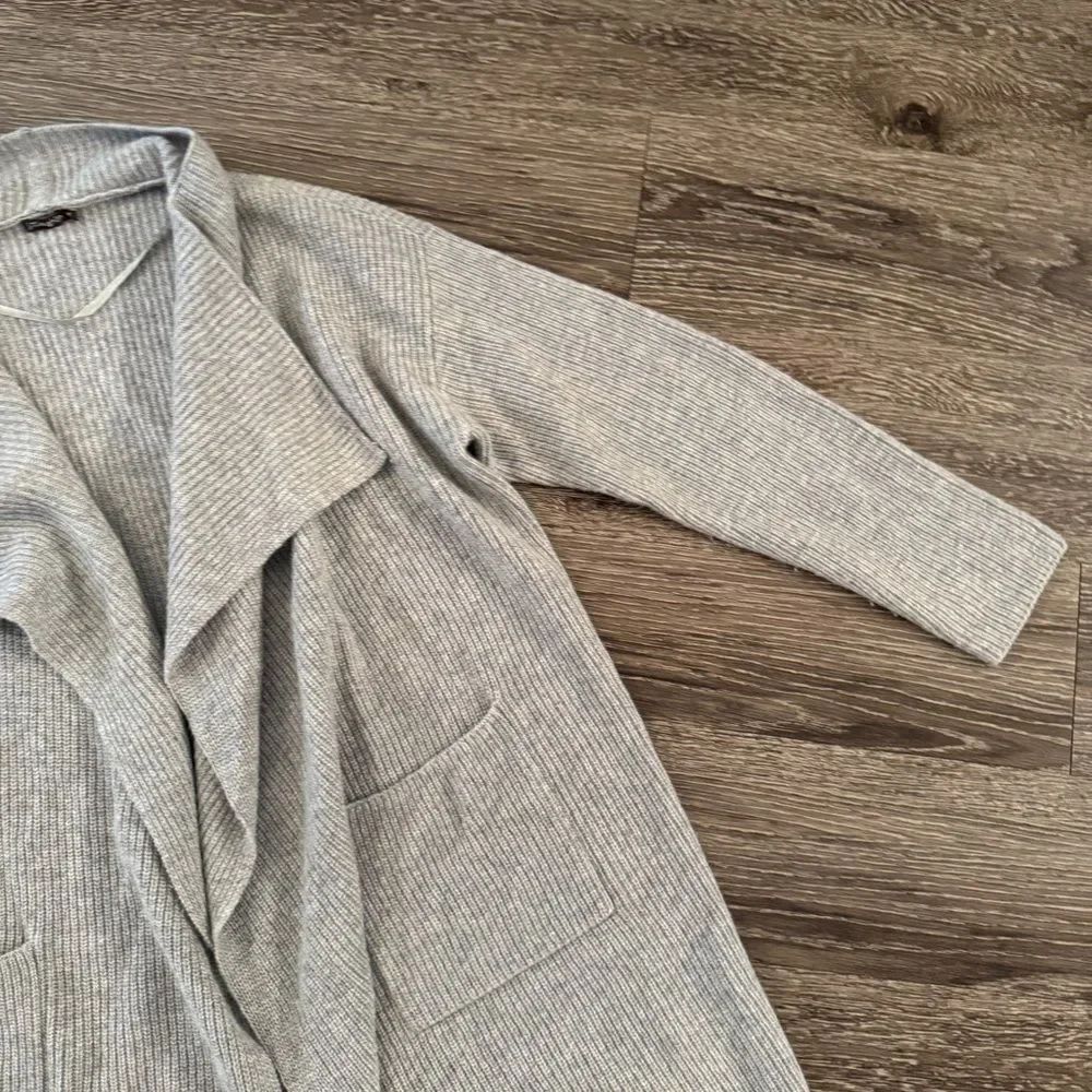 J. McLaughlin Ribbed Cashmere Open Cardigan - Picture 4 of 6
